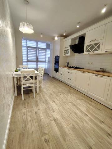 Бельведерська вул., 35