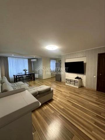 Льва Ландау просп. (50-річчя СРСР), 16