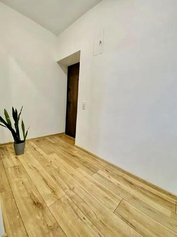 Сінна вул., 8/1