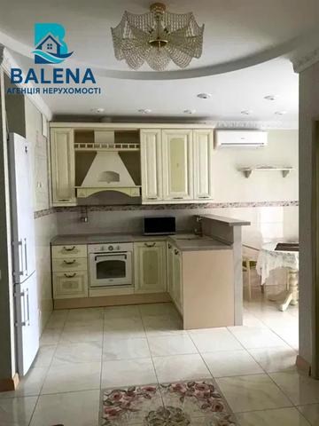 Ованеса Туманяна вул., 3