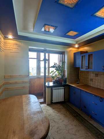 Соборна вул., 207б