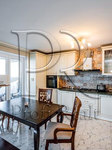 Теплична вул., 38