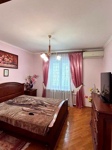 Лариси Руденко вул., 21-А