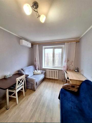 Добровольців пров., 10