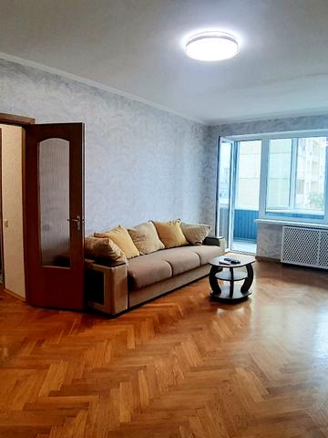 Михайла Омеляновича-Павленка вул. (Суворова), 11