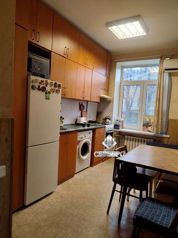 Тенісна вул., 5