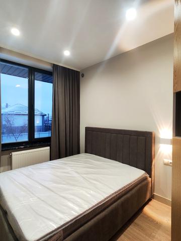 Вчительська вул., 16