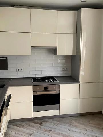 Тролейбусна вул., 28