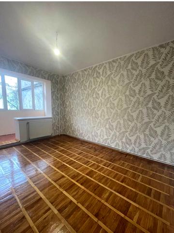 Молодіжна вул., 56