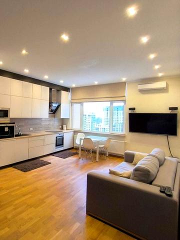 Євгена Коновальця вул. (Щорса), 36-Е