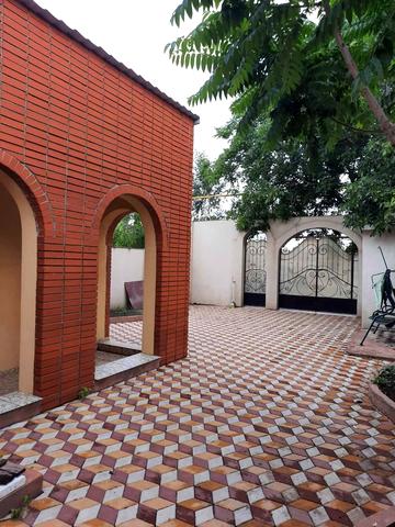 Преображенська вул. (Радянської Армії), 2