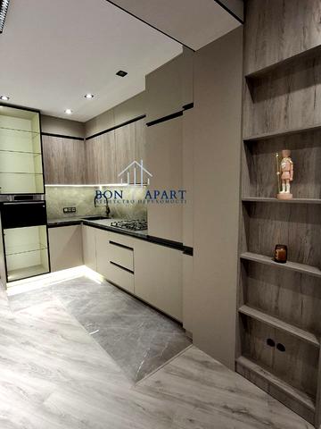 Яблунева вул., 15