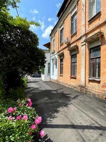 Архітектора Артинова вул., 5