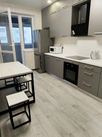 Героїв Харкова просп. (Московський), 272г