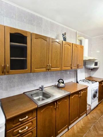 Василя Тютюнника вул. (Малишева), 11