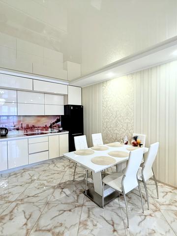 Вячеслава Липинського вул. (), 28