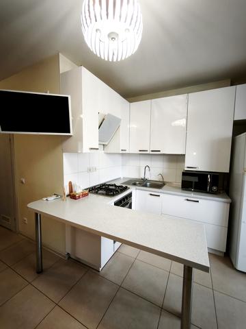 Тараса Шевченка бульв., 8