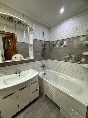 Сергія Скальда вул. (Комарова), 23-25