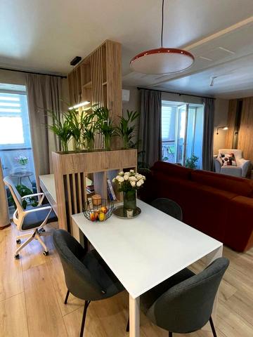 Гетьмана Петра Дорошенка вул. (Генерала Грушевого), 12