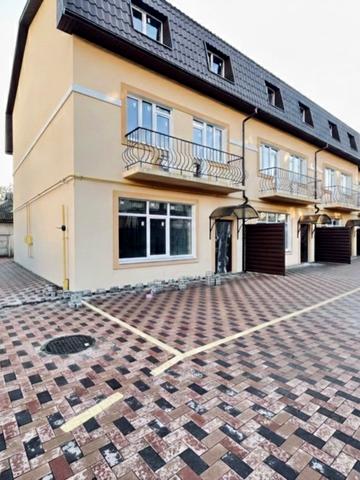 Квітнева вул.