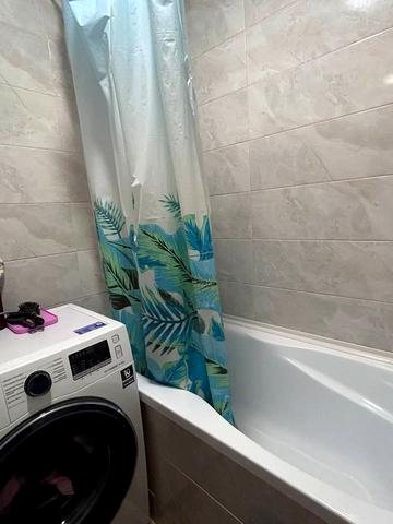 Космонавтів вул., 20