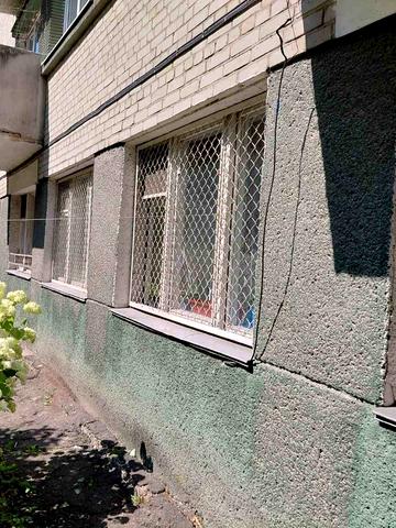 Конотопська вул., 4