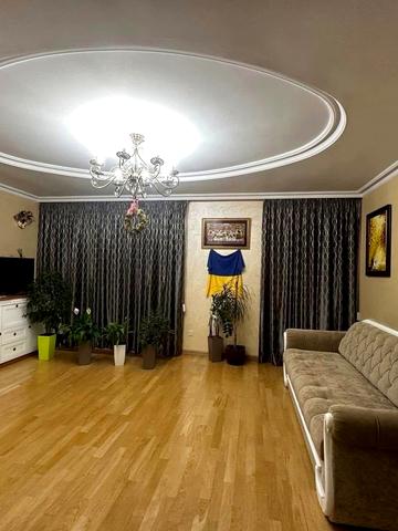 Роксоляни вул., 43