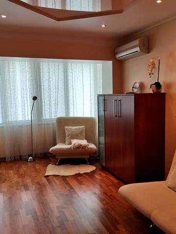 Кубанської України вул. (Маршала Жукова), 41/28