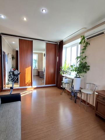 Миколи Міхновського бульв. (Дружби народів), 11