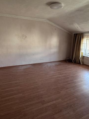 Чорновола вул., 5