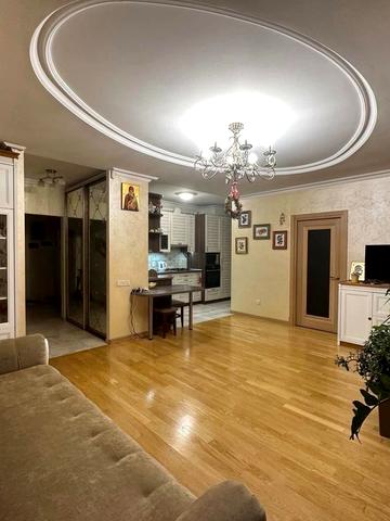 Роксоляни вул., 87