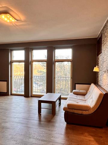 Кубанська вул., 8