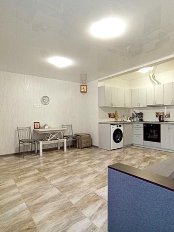 Чорноморська вул., (Будинок 1)