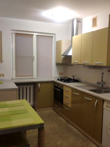 Небесної Сотні просп. (Маршала Жукова), 63