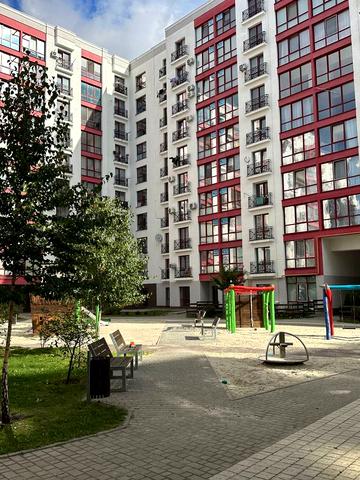 Бастіонна вул., 1