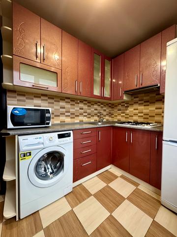 Академіка Павлова вул., 132б