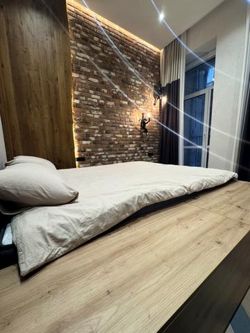 Михайлівська вул., 6