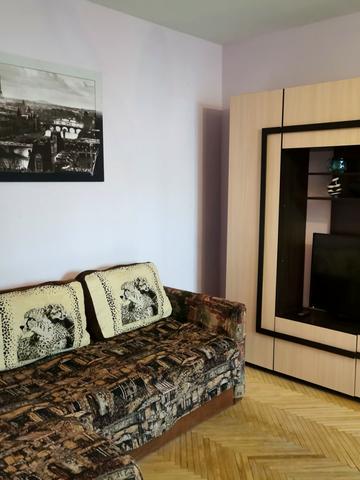 Медової Печери вул. (), 9