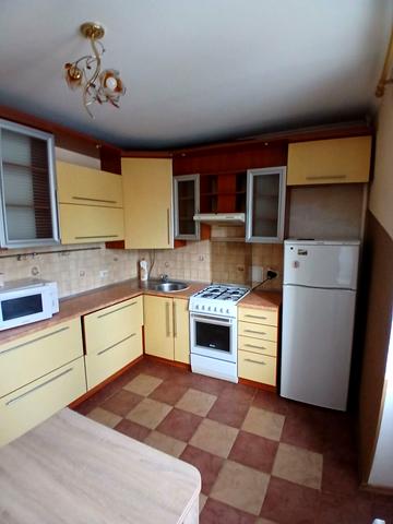 Польова вул., 10