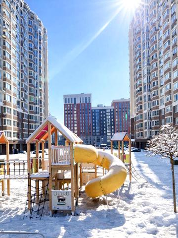 Університетська вул., 1-В