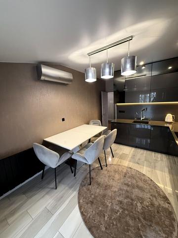 Володимира Великого вул., 12в