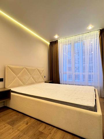 Романа Левицького вул., 4