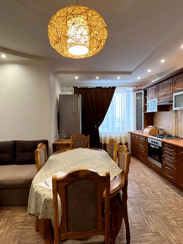 Пасічна вул., 171