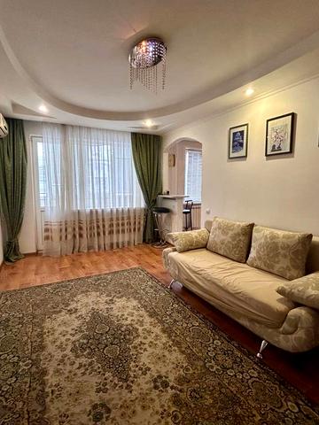 Івана Мазепи вул. (Мануїльського), 88