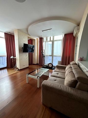 Золотоустівська вул., 16