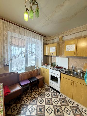 Узбекистанська вул., 11