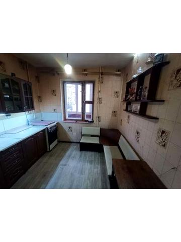 Каштанова вул., 13