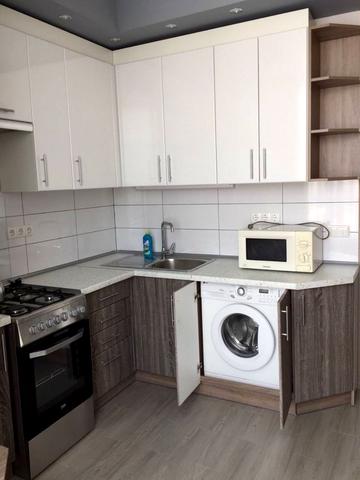 Писаржевського вул., 8