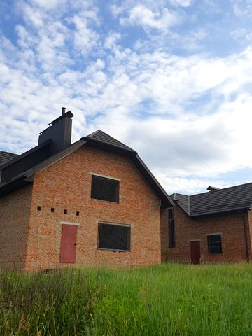 8 березня, 111