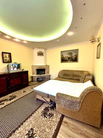 Угорська вул.